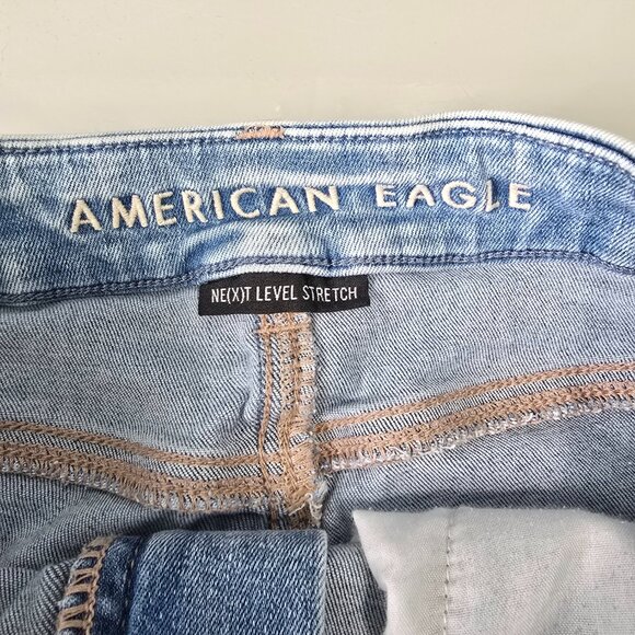 American Eagle Jean Shorts Next Level Stretch Light Wash Size 0 Distressed - Picture 8 of 9